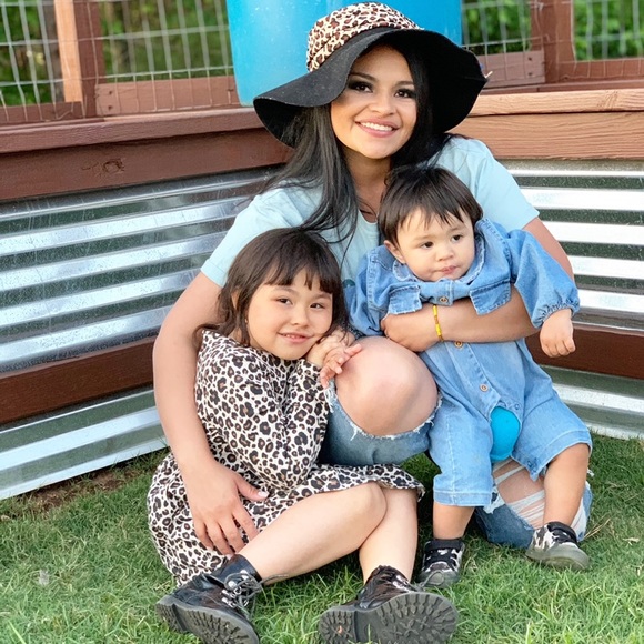 Meet your Posher, Pamela - Picture 2 of 4